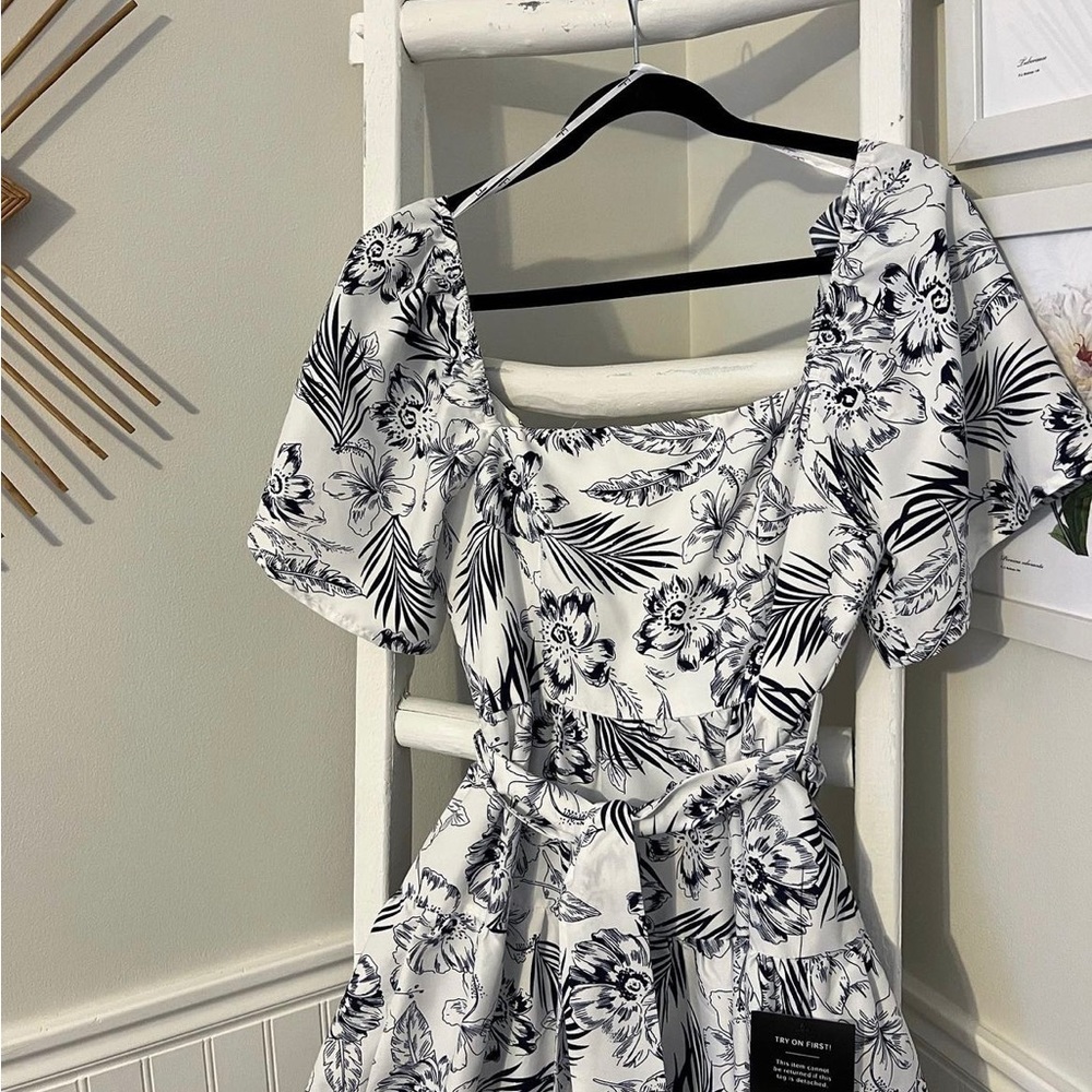 Lulus square neck, floral, midi, tie waist with back zipper, dress